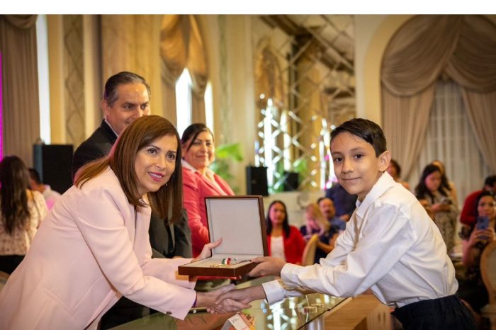 GALARDONA MUNICIPIO DE GUADALUPE A ESTUDIANTES DE EXCELENCIA ACADÉMICA