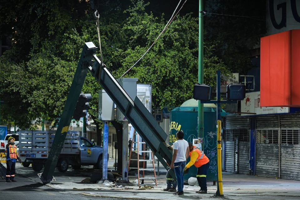 Inicia Monterrey modernización de semáforos en el Centro de la Ciudad