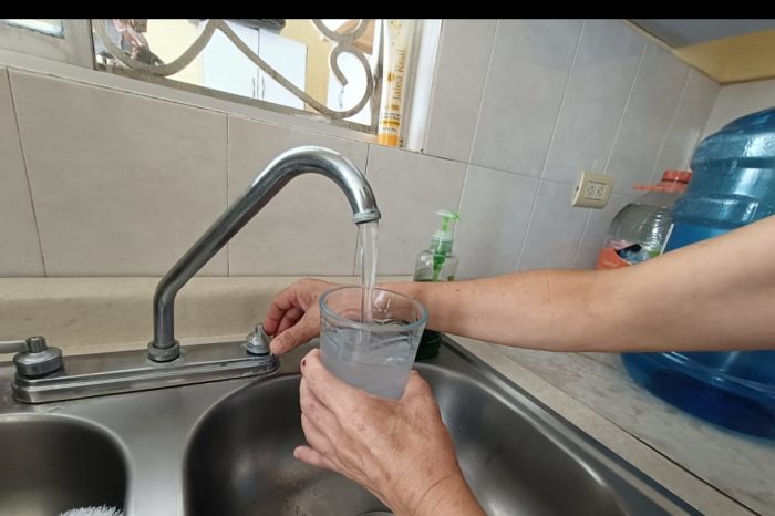 COMIENZA SUMINISTRO DE AGUA EN SANTA CATARINA, VERIFICARÁ JESUS NAVA QUE ABASTO CONTINÚE HASTA ACABAR CON CRISIS