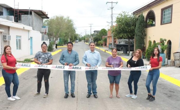 ENTREGA PACO TREVIÑO CALLES PAVIMENTADAS EN LA COLONIA ISMAEL FLORES