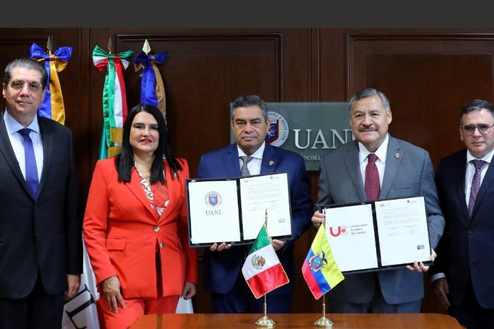 Firma UANL acuerdos con Universidad Católica de Cuenca