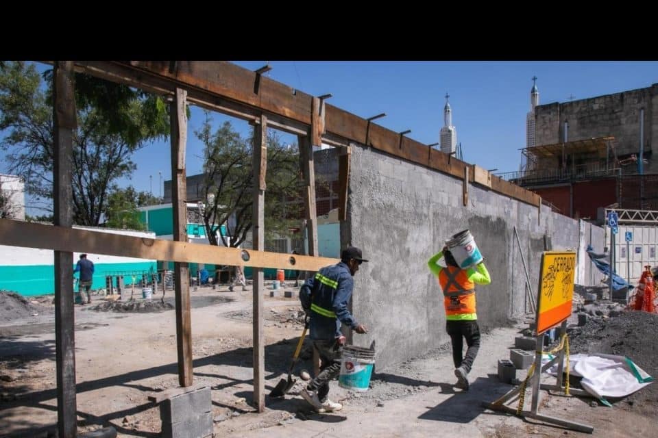 REFUERZA SECRETARÍA DE EDUCACIÓN ATENCIONES DE MANTENIMIENTO Y EQUIPAMIENTO ESCOLAR